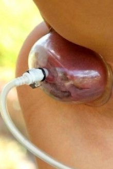 Hardcore outdoor masturbation