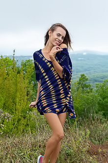 Gracie Penetrate Her Pussy With Fingers