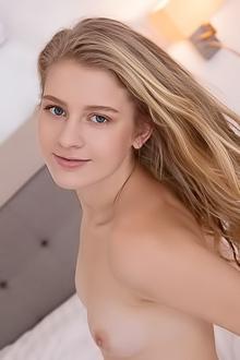 Lauma Lauma in Invitation