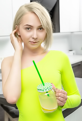 Bernie Thighs Spread Wide For A Delicious View Of Her Plump-lipped Pussy