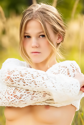 Valeria Mint Her Shorts Clinging To Her Sexy Ass With Every Step She Takes