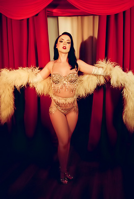 Toby Taylor Sexy Brunette Hot Striptease