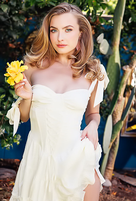 Lareina Tay Garden Reverie