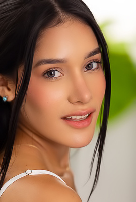 Carolina Guerrero Captivating Latina Beauty Is Soon Naked And Radiating Sweet Seduction