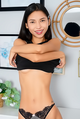 Eiza Bell Asian Cutie Is Soon Perfectly Naked