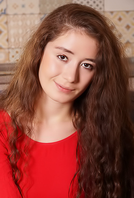 Sherie Stripping Down Completely Nude