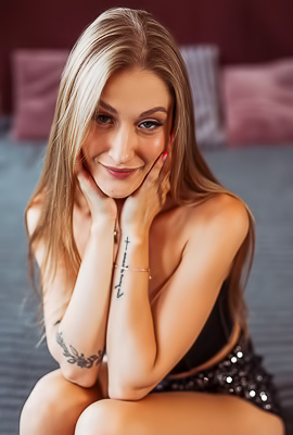 Tiffany Tatum - Skinny Babe & Small Tits