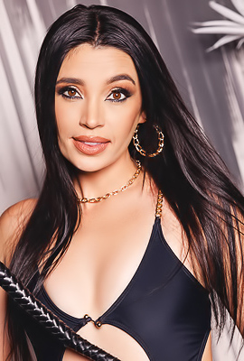 Harley Melts Fully Naked With Gorgeous Pussy