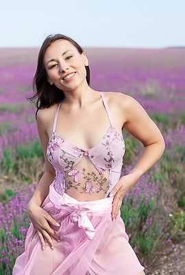 Sumiko Voluptuous Beauty Is Soon Naked Among The Flowers