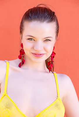 Toree Captivating Beauty Is Eager To Express Her Exhibitionist Nature