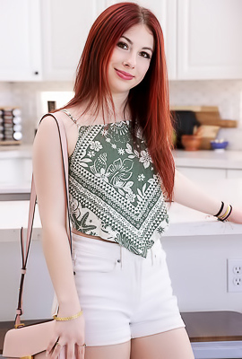 So Hot Redhead Beauty Poppy Applegate
