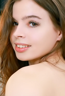 Indianas Head-Turning Curves And Toned Ass Captivate