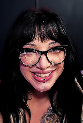 Trippi Rose sweaty and soaked pussy ride for a cum asymmetrical blast